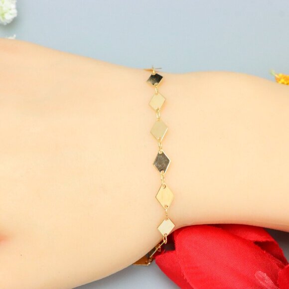 "Elegant & Trendy Bracelet, A Perfect Gift for Women, Thoughtful, EVCH1569 - Picture 1 of 10